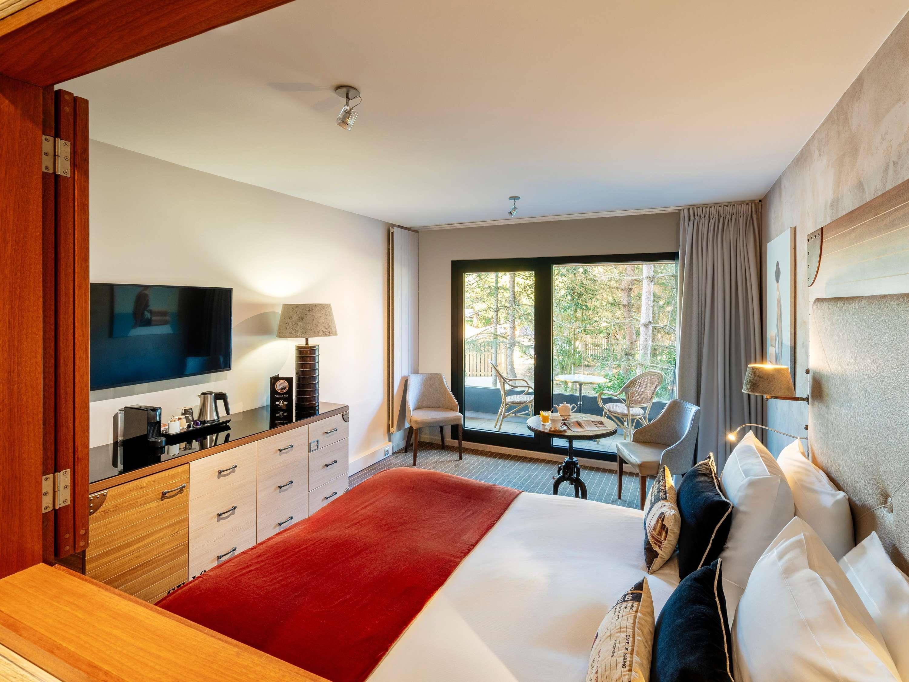 Pine, Superior, Queen Bed, Forest Side, Balcony