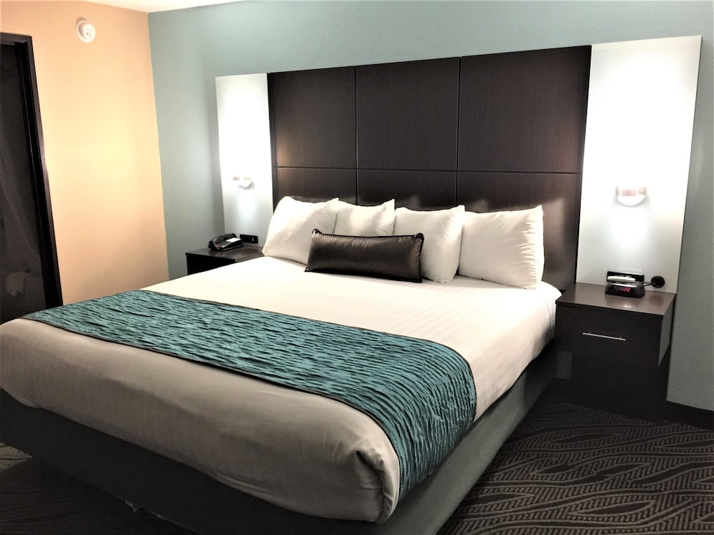 Best Western Plus Galleria Inn & Suites, Memphis TN 8/34