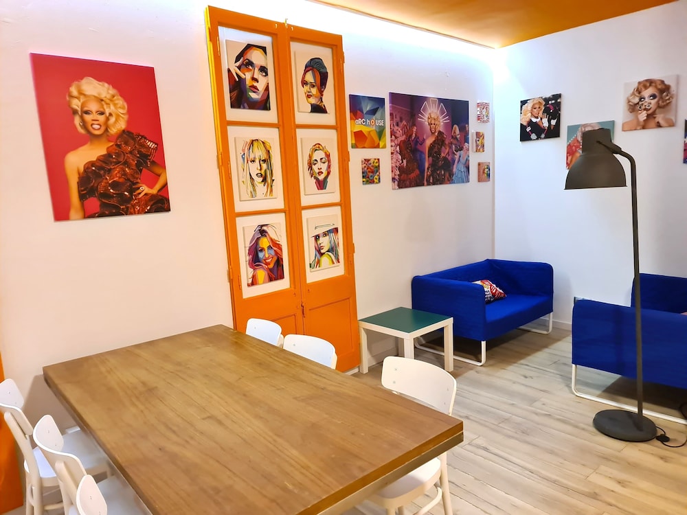 Gracia City Hostel 4/26