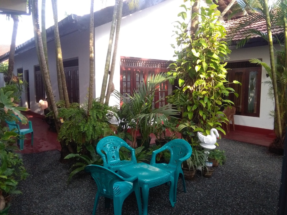 Mias Villa 12/18