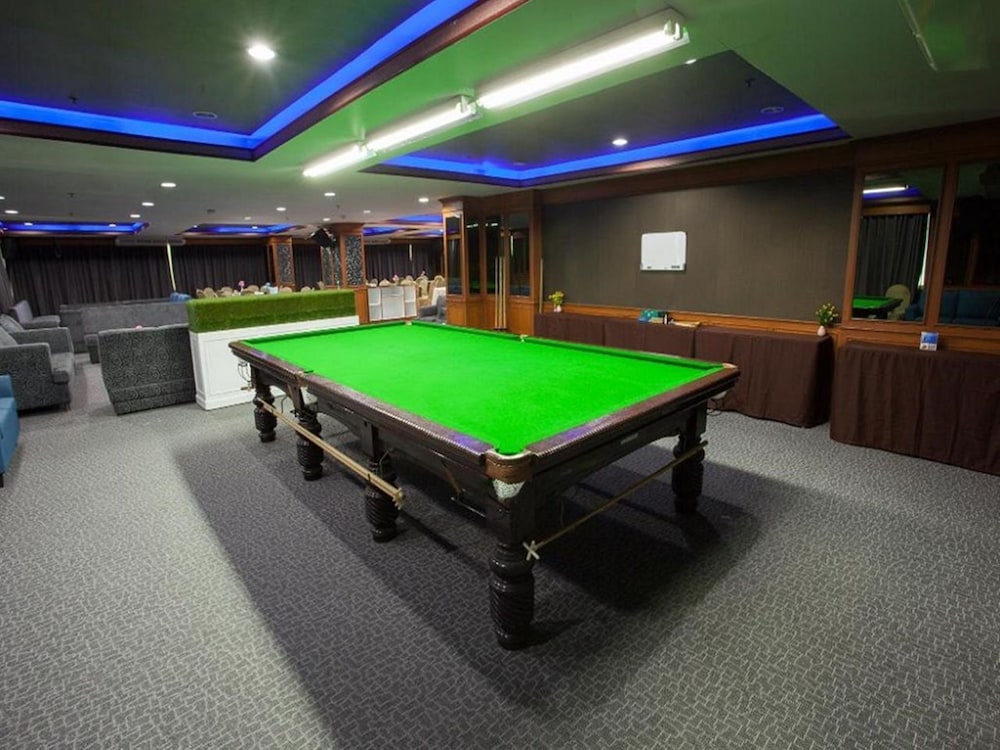 Bay Hotel Srinakarin 52/55