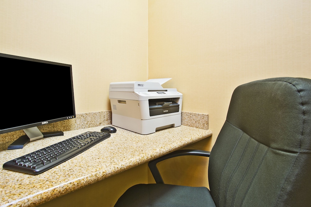 Holiday Inn Express Hotel & Suites Anderson 67/78