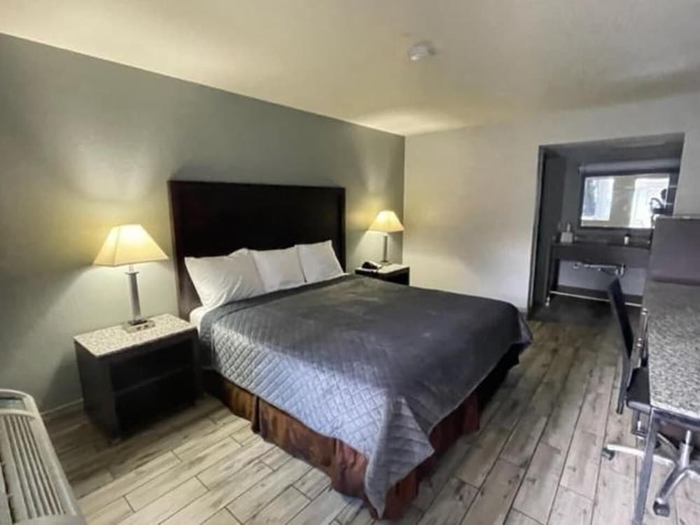 Western Inn Marietta 3/26