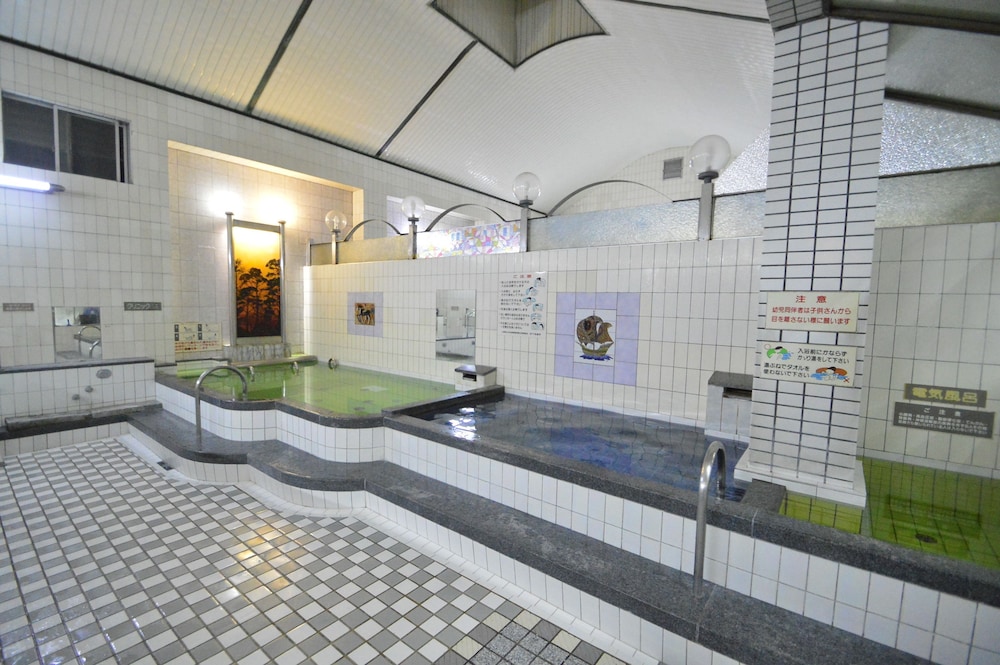 R Guest House - Hostel 50/50