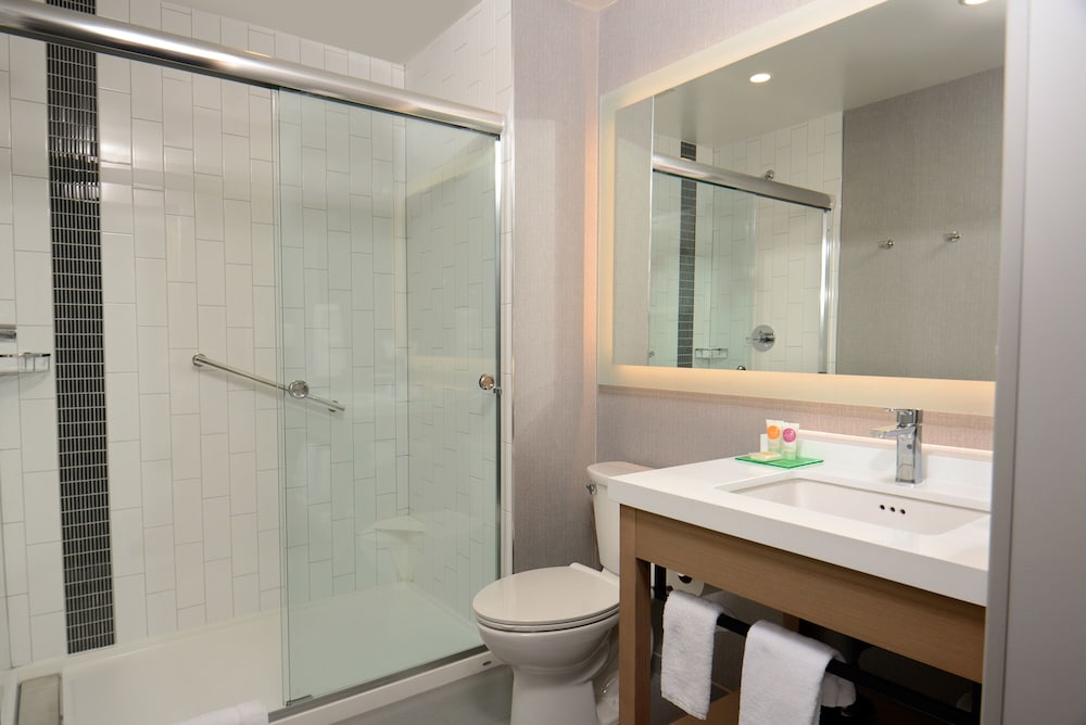 Hyatt Place Pena Station/Denver Airport 11/57
