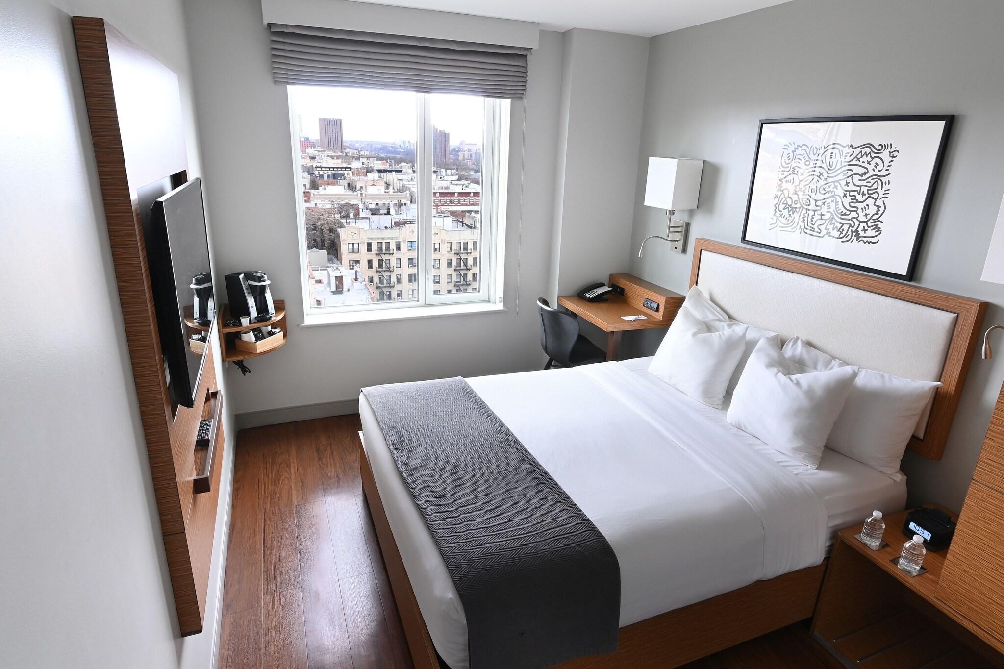 Room, Queen Bed, Accessible