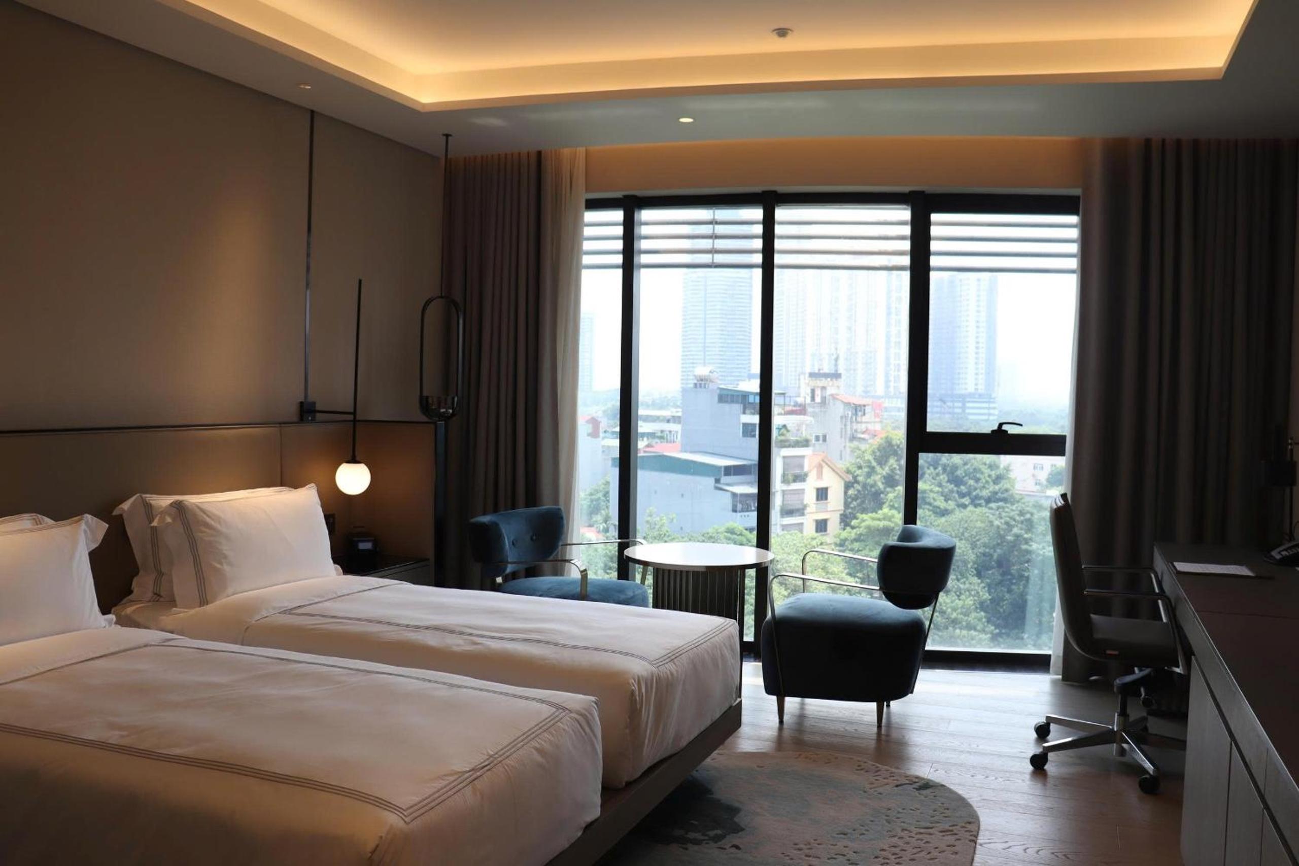 Deluxe, Twin Beds