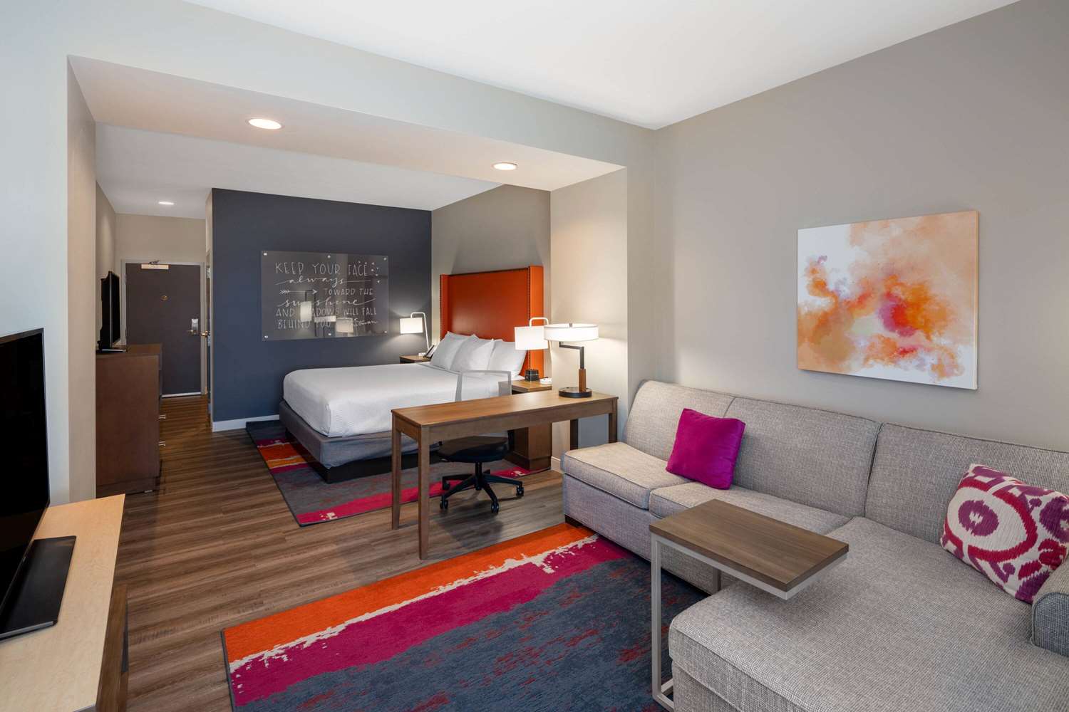 La Quinta Inn & Suites by Wyndham Greensboro Arpt High Point 34/52