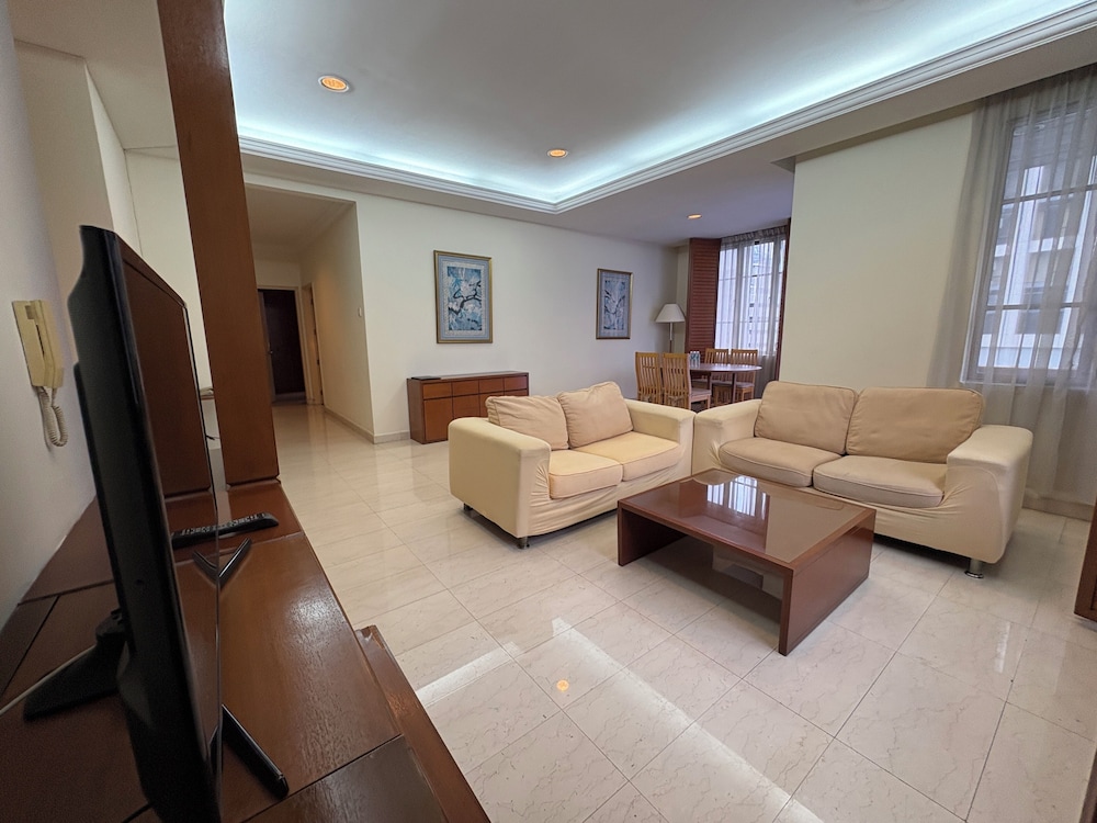 THE MAPLE SUITE 35/50