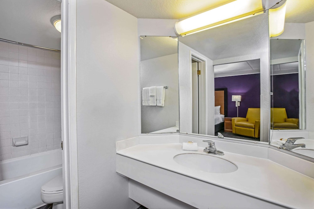 La Quinta Inn Sacramento North 10/39