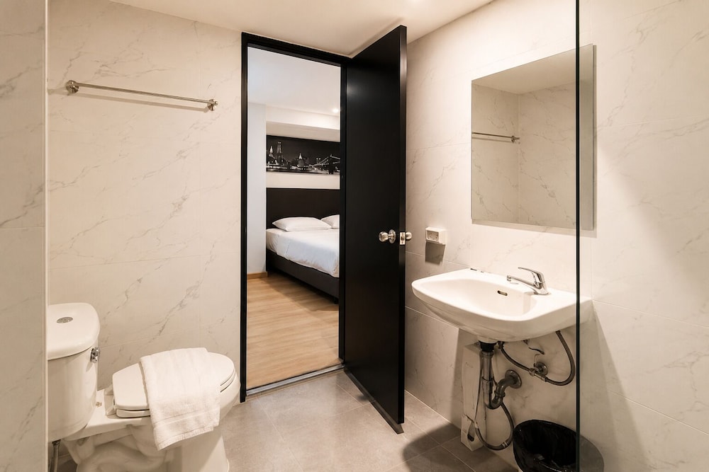Jellybean the Blocks Hostel Sukhumvit 10 60/63