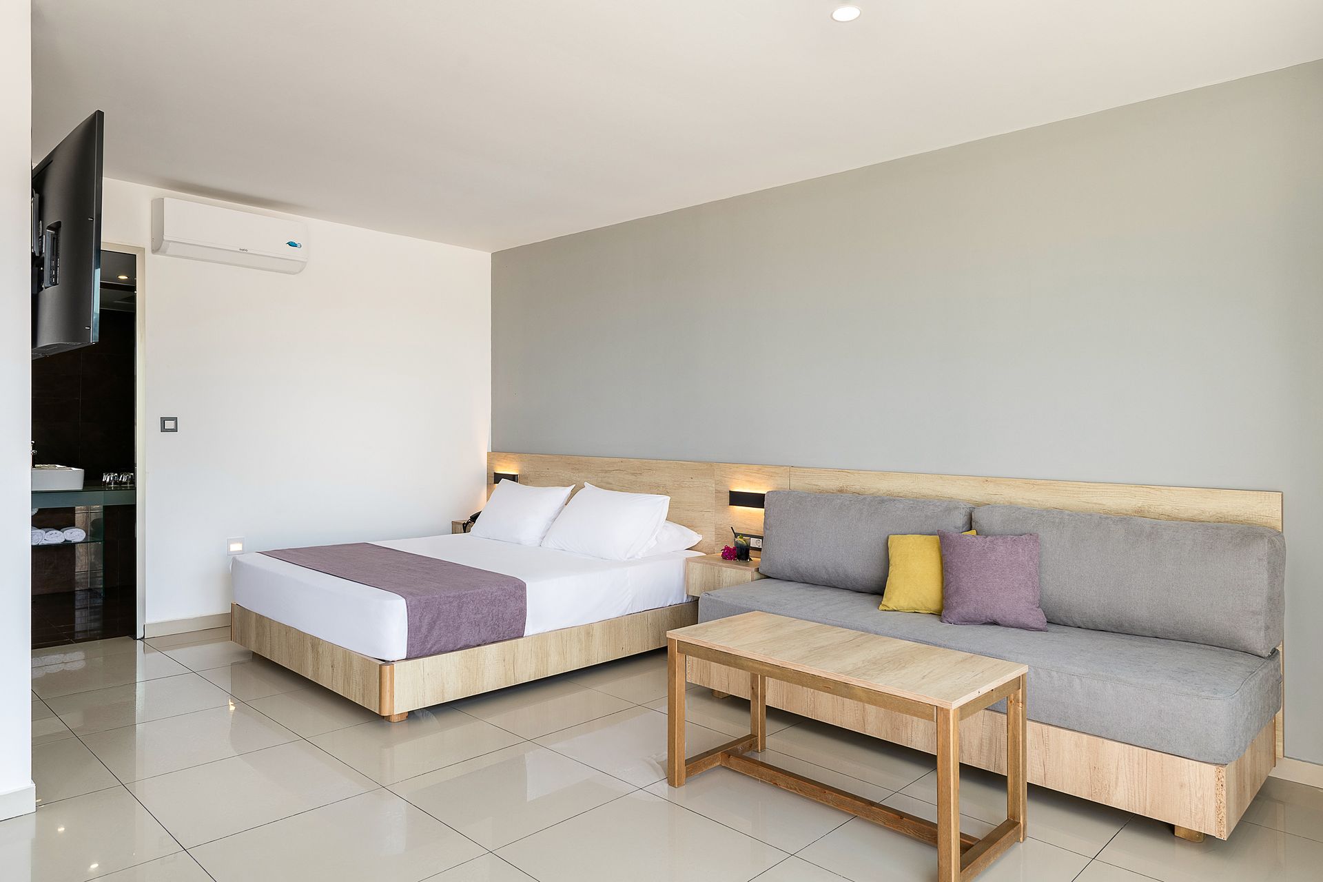 Standard, Double Bed, Side View
