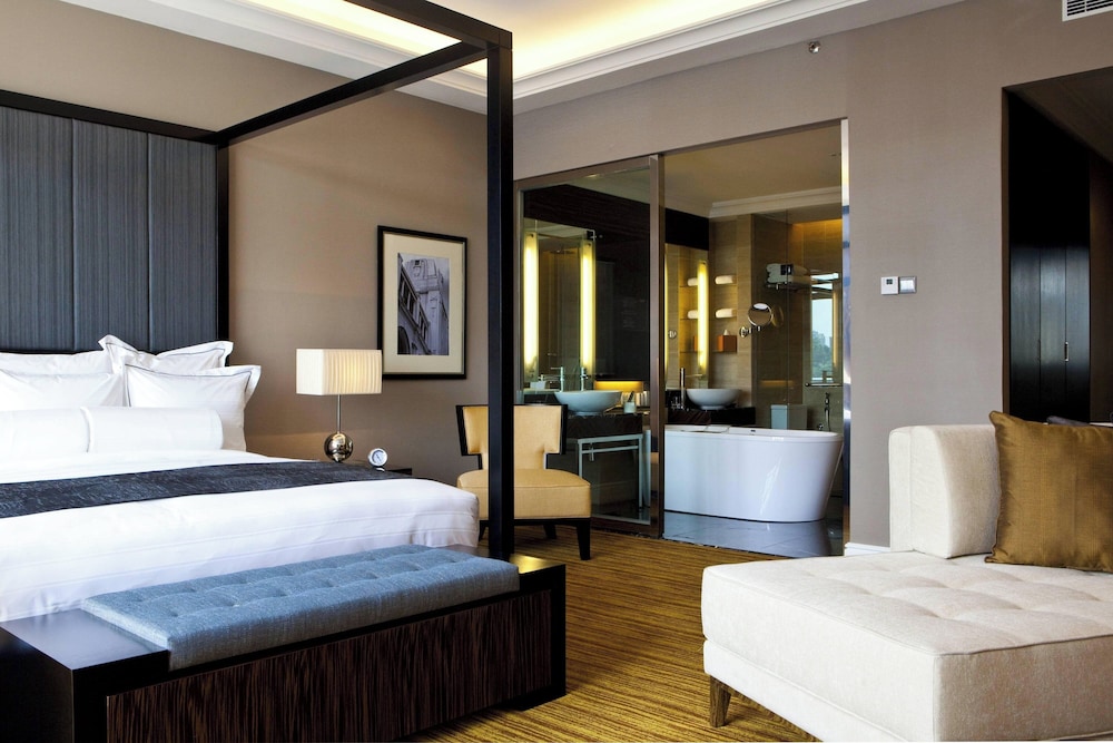 Tower, Junior Suite, King Bed