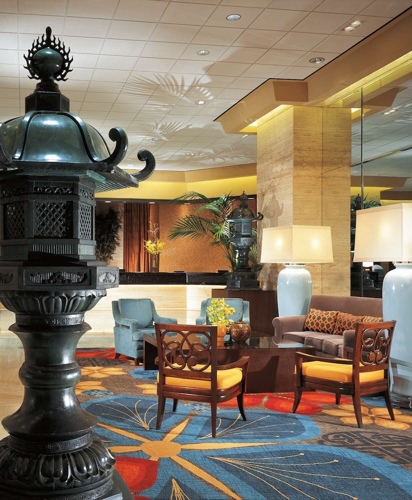 Hilton Anatole 65/90