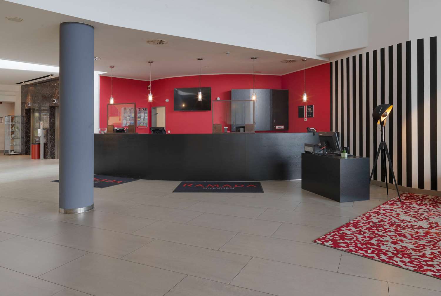 Lobby at Ramada by Wyndham Dresden, DRESDEN