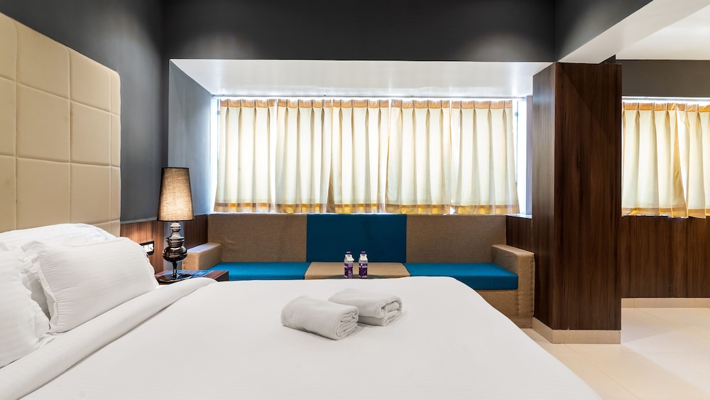 NIRANJANA HOTEL 17/50