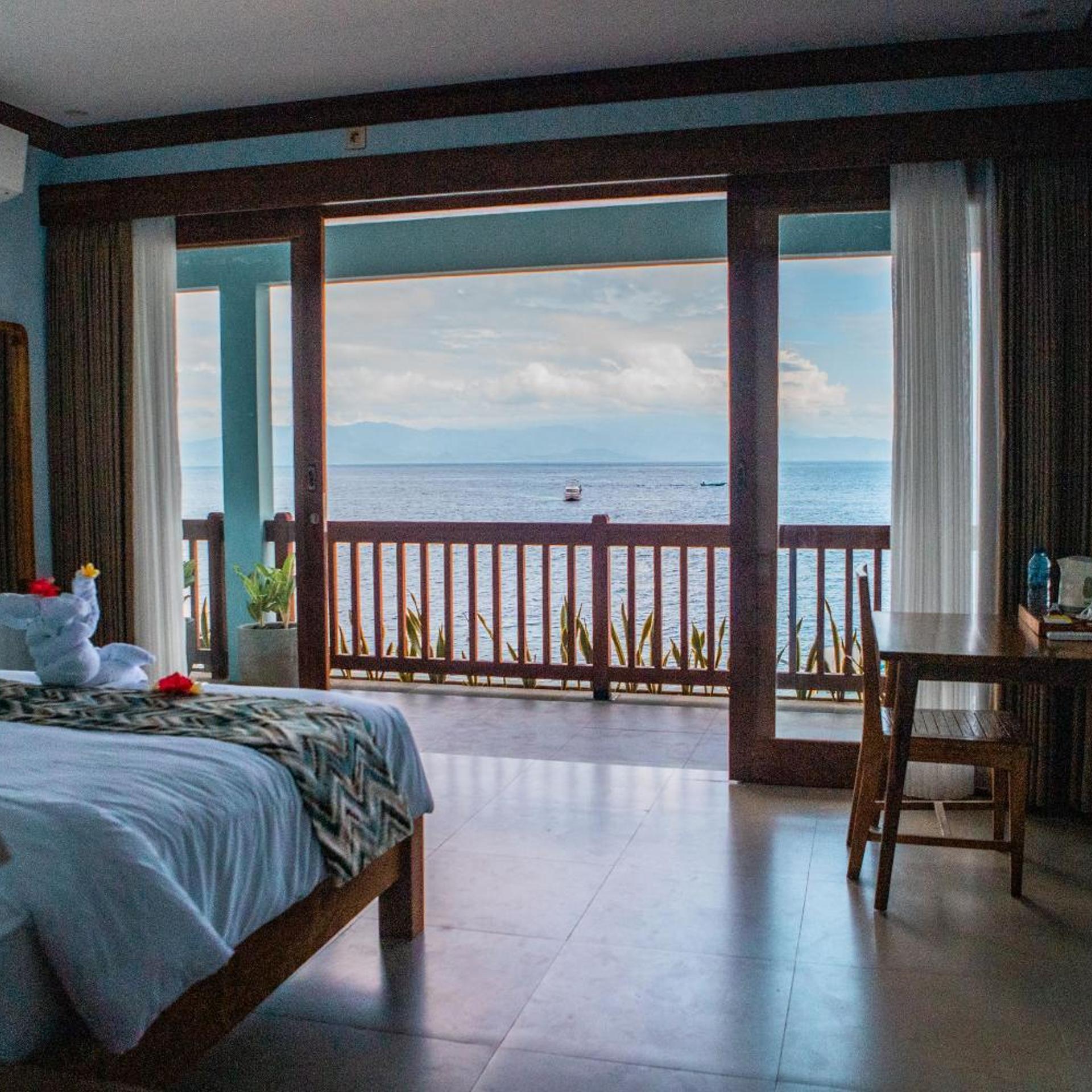 Grand, Deluxe, Double Bed, Beach Front, High Floor