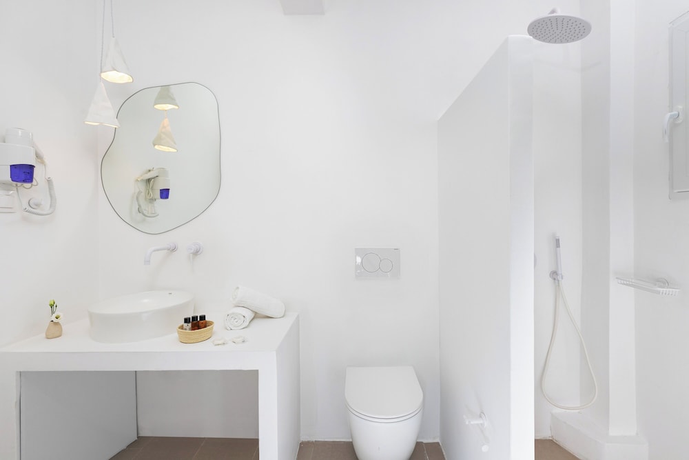 Voca Hotel & Suites 39/40