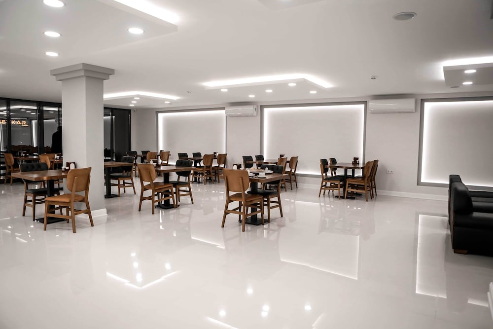 Dimen Hotel 32/37