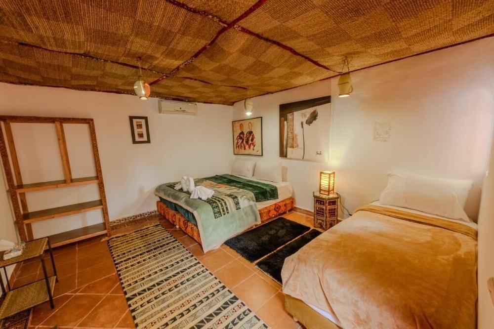 غرفة ديلوكس ثلاثية بسرير مزدوج وسرير فردي، Riad Amira Luxury Palace 7/10