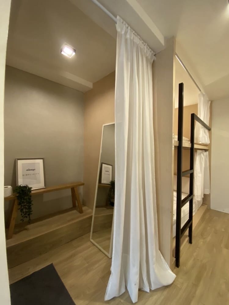 MONOMER HOSTEL BANGKOK 29/50