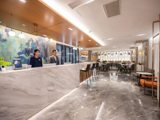 Super 8 Hotel (Beijing Sanlitun Taikoo Li Tuanjiehu Subway Station) 3/23