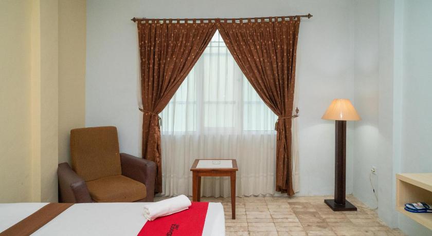 RedDoorz Plus near UIN Banjarmasin 25/52