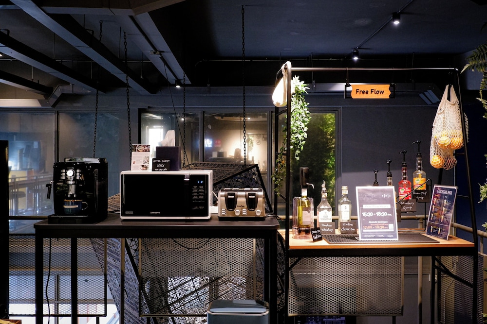 THA CITY LOFT HOTEL 67/72