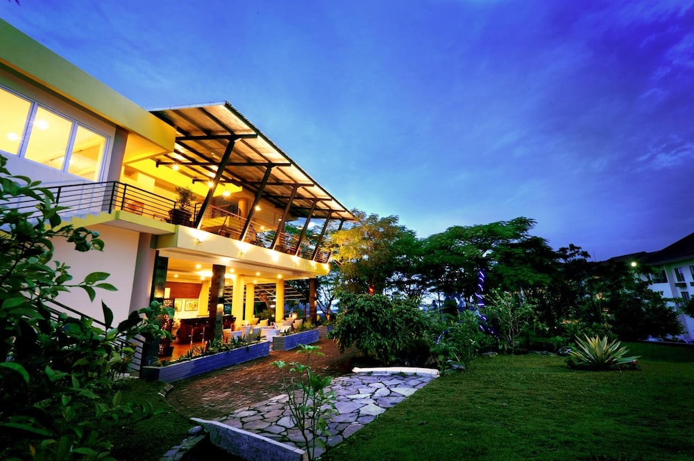 Palace Hotel Cipanas in CIPANAS