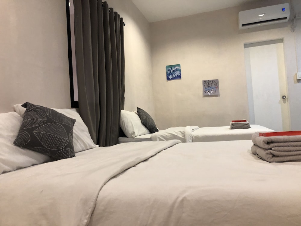 Hometown Hotel Bacolod - Lacson 9/74