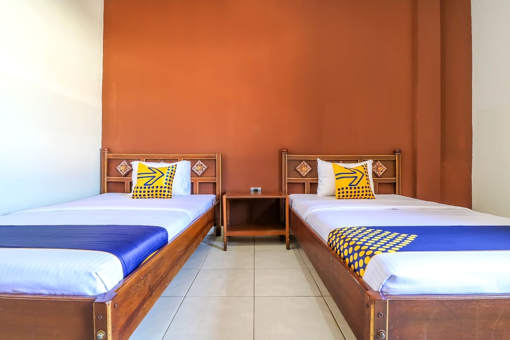 SPOT ON 1927 Hotel Candra Adigraha 5/20