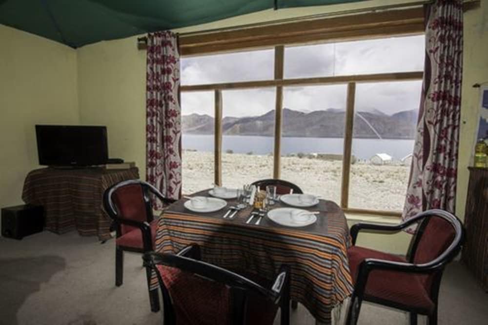 Pangong Holiday Cottages 8/20