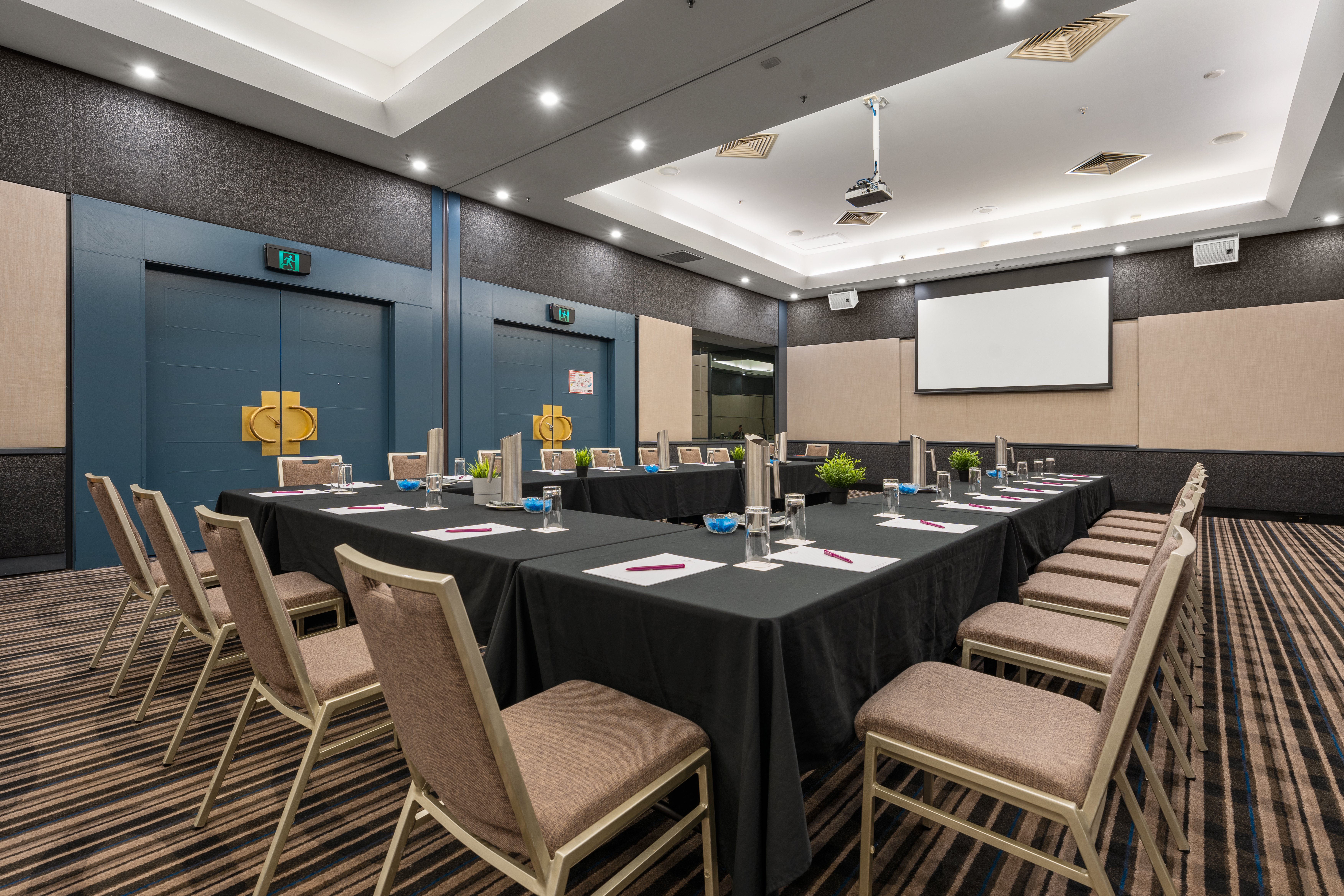 Crowne Plaza Surfers Paradise 72/77