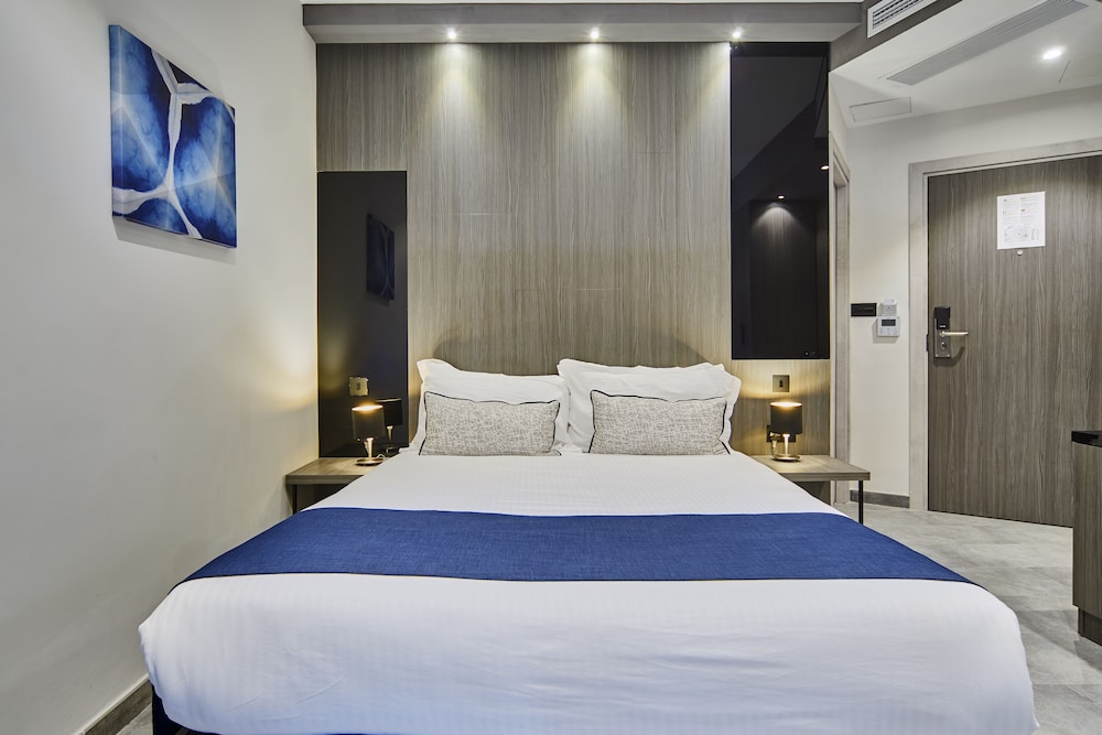 The District Hotel 15/47