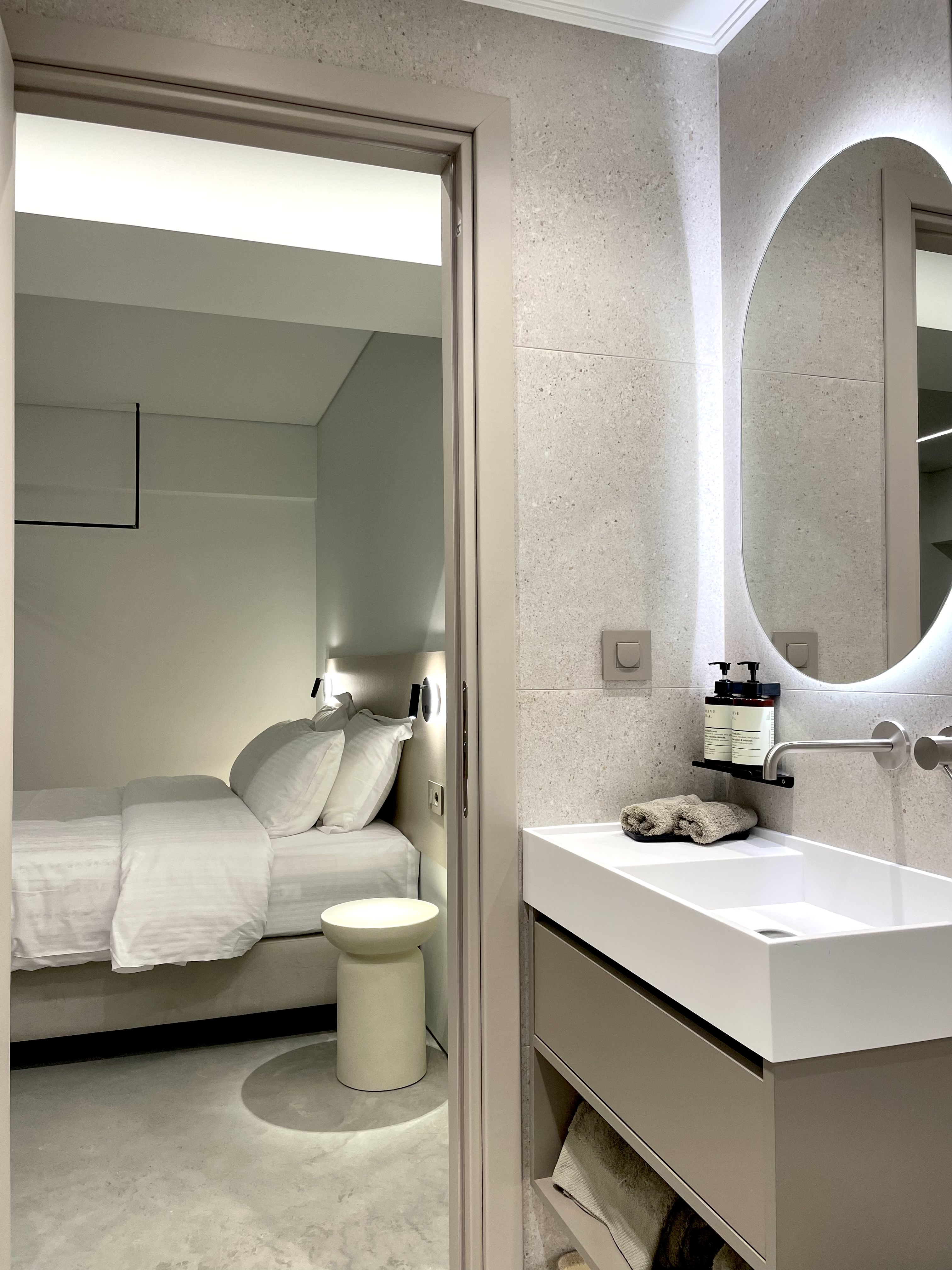 THE NIXON Luxury Suites and Apartments Athens 57/63