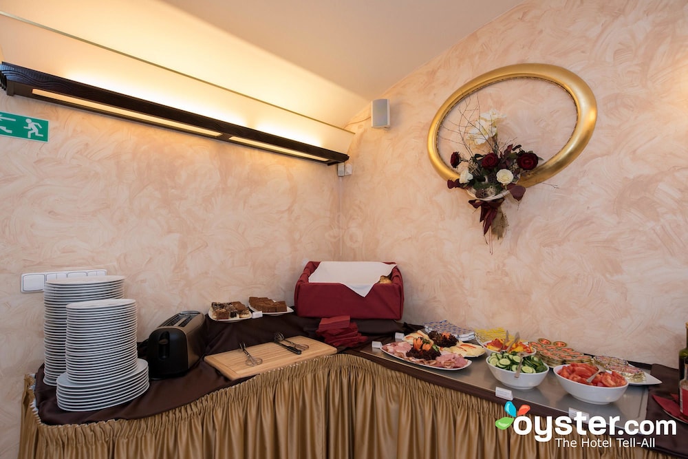 Amigo City Centre Hotel 53/62
