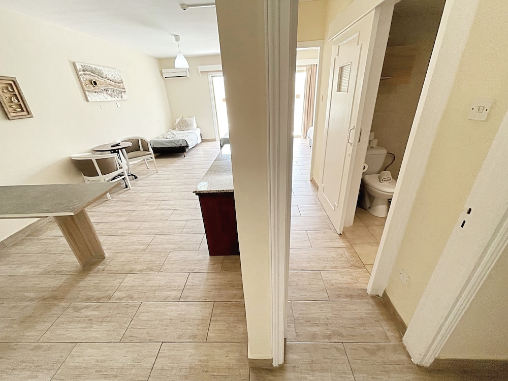 Antonis G Hotel Apartments 23/50