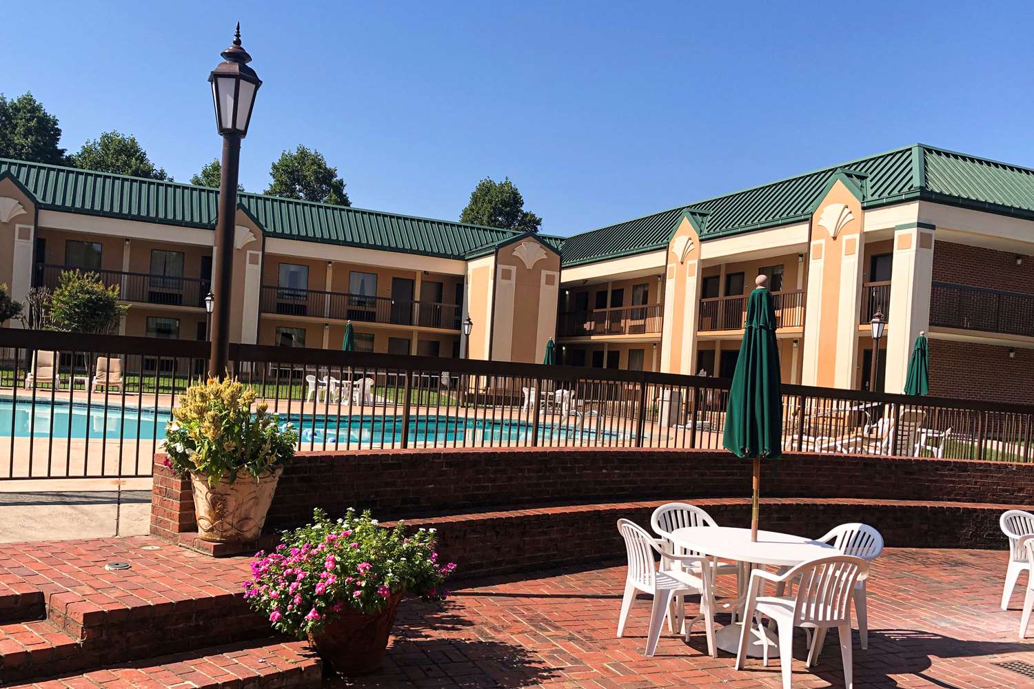 Quality Inn Morganton Southeast 34/34