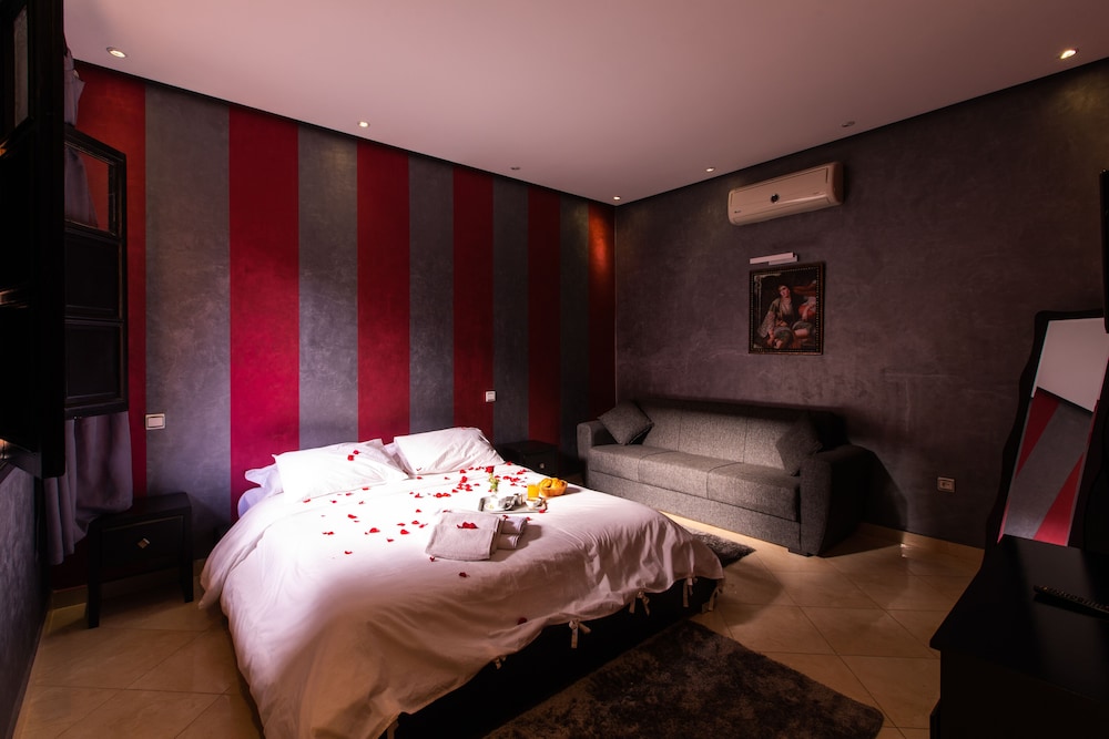 HOTEL TOULOUSAIN 19/57
