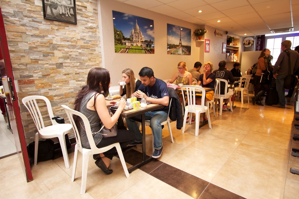 Bastille Hostel 37/47
