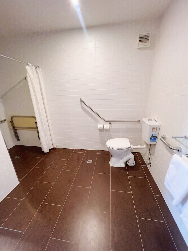 Quality Inn Heritage On Lydiard 48/52