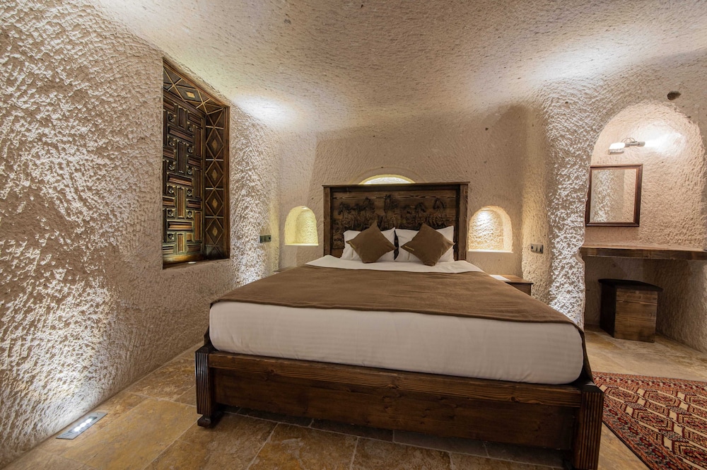 Ages In Cappadocia 15/50