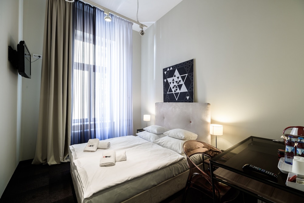 Home Aparthotel 32/58
