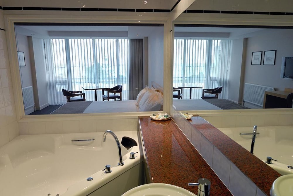 Spa, King Bed, Harbour View