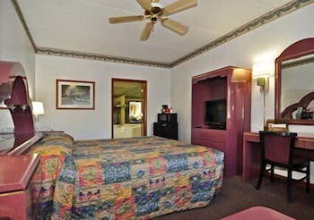 Econo Lodge Inn & Suites Albany North 21/41