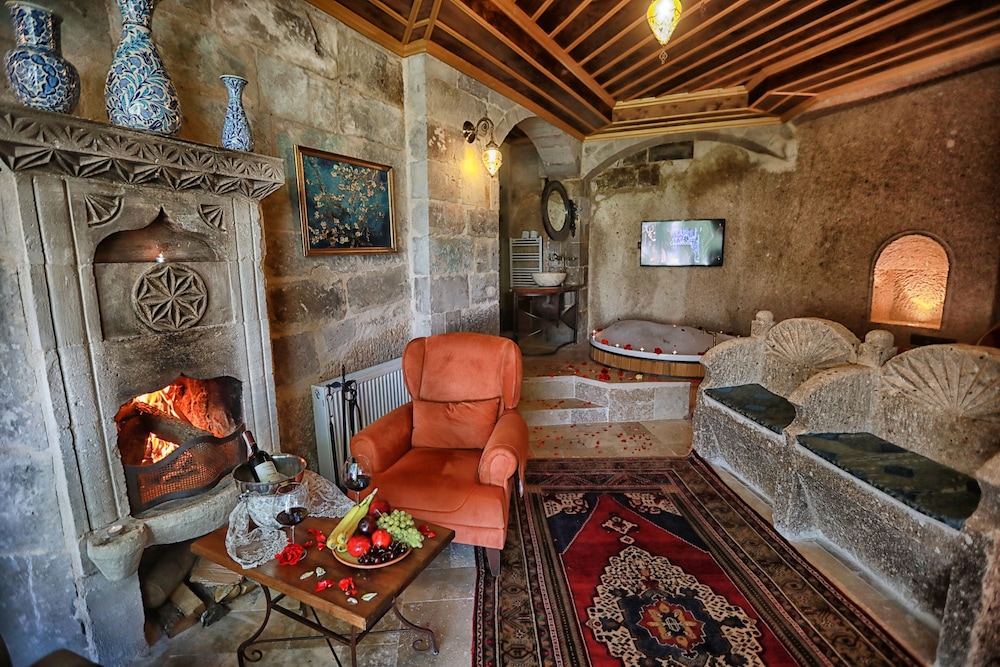 Traveller Apos S Cave Hotel 42/76
