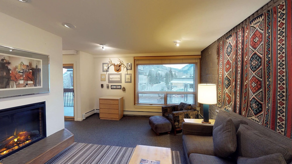 Vail 21 Condominiums 31/60