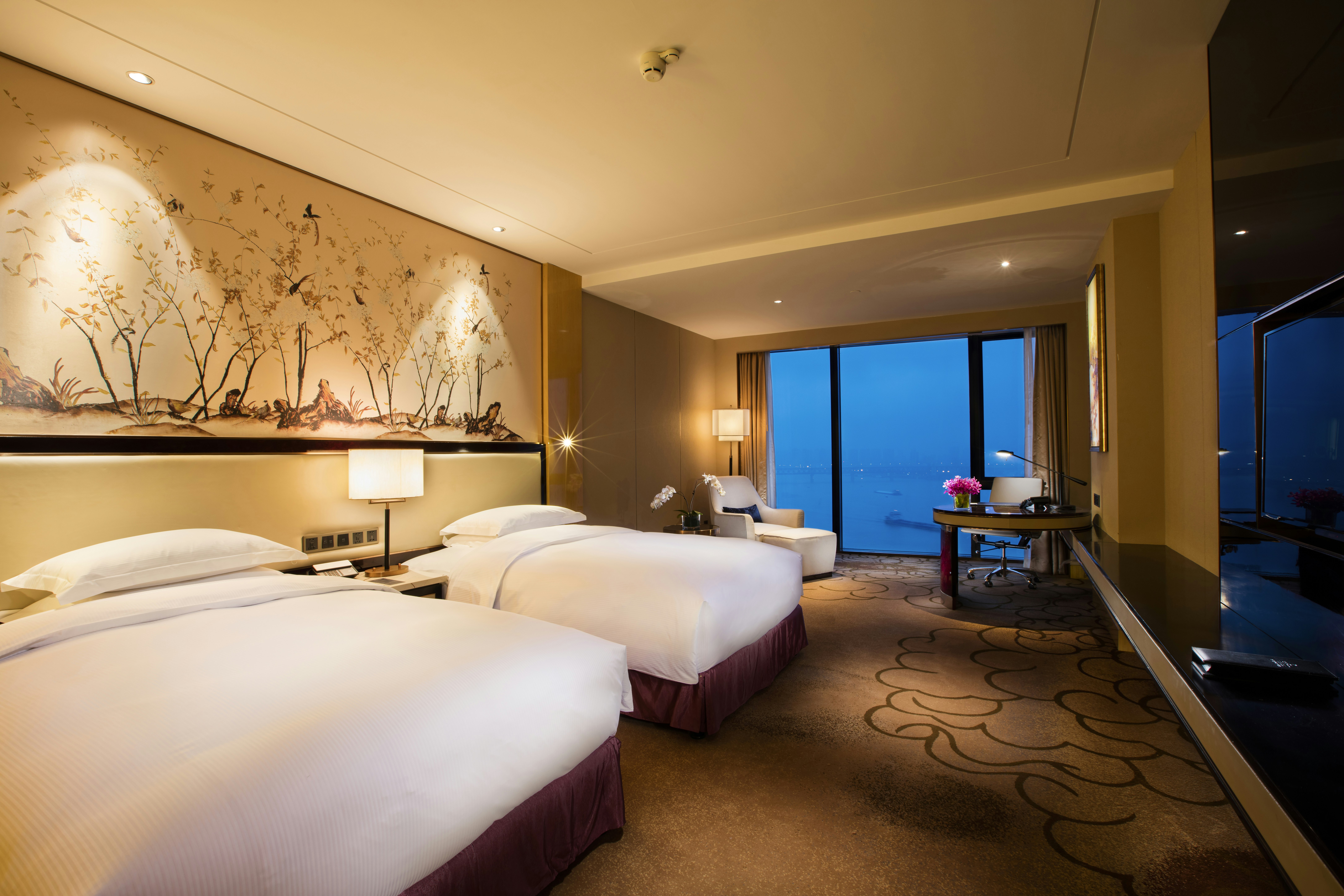 HILTON WUHAN RIVERSIDE 19/79