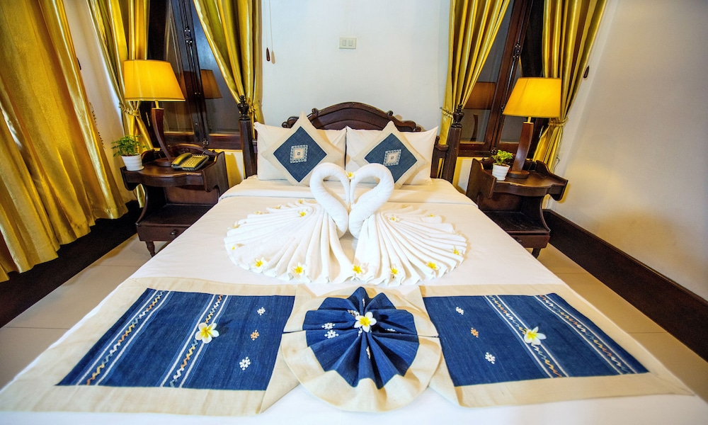 Treasure Hotel Laos 12/49