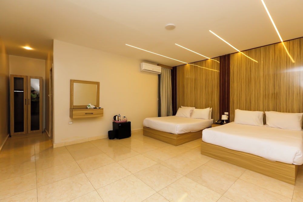 Room, 2 Queen Beds